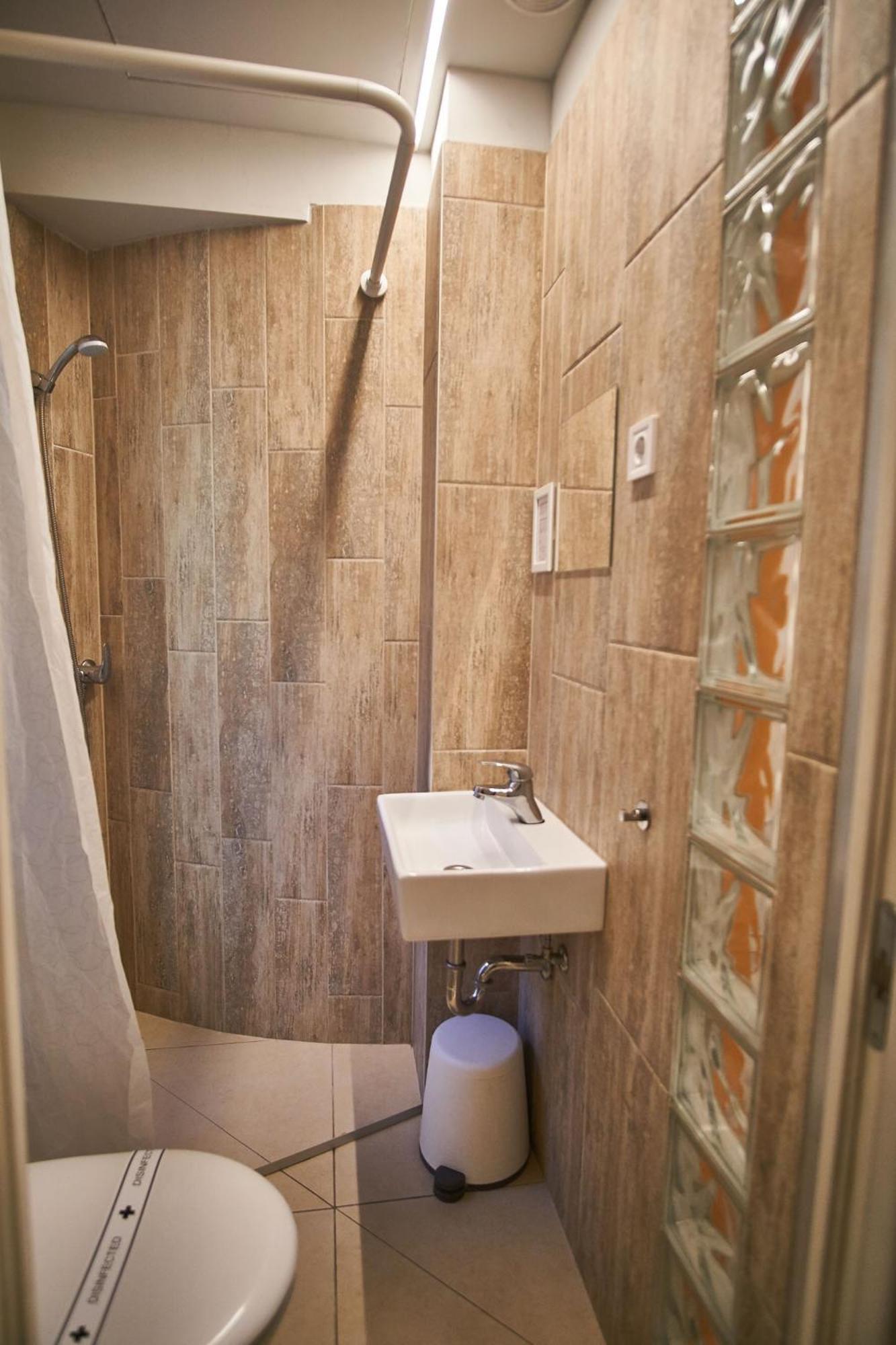 Z40 Apartments - Hostaid Budapest Room photo